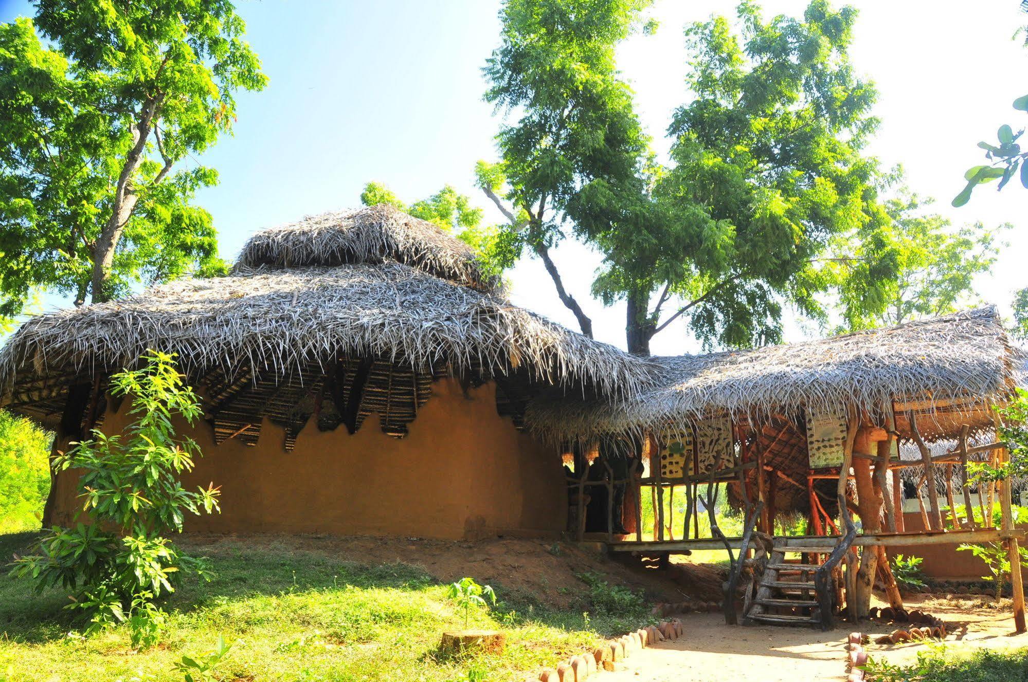 Yala Beddegama Eco Hotel Kataragama Bagian luar foto